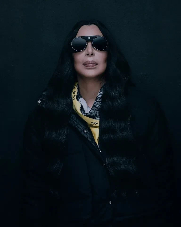 Шер снялась в новой рекламной кампании «Moncler» и рассказала «Vogue» о своих грядущих ...