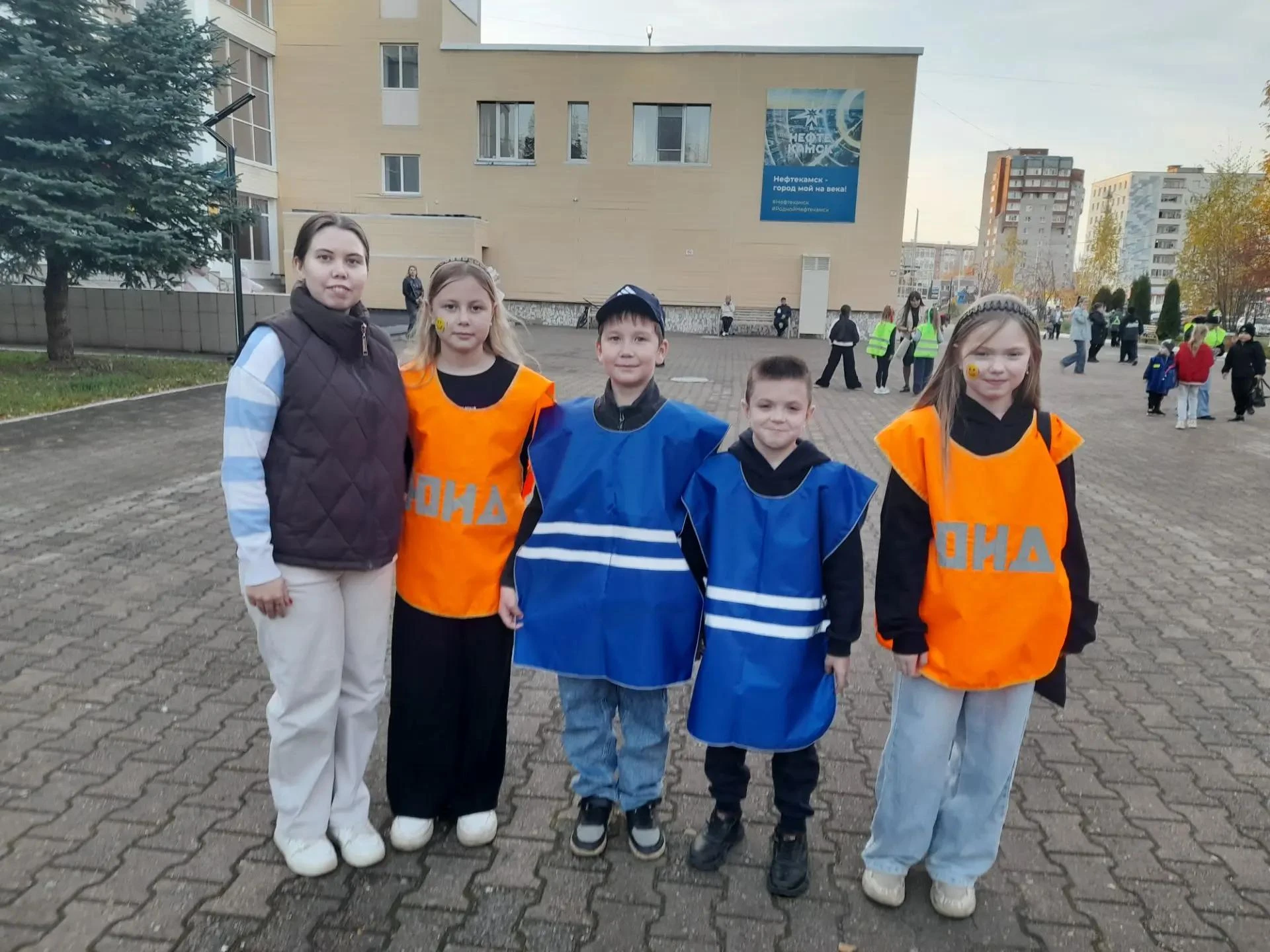 1⃣4⃣ октября, в среду, на базе Дворца творчества прошел городской флешмоб «Засветись», ...