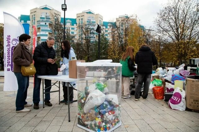 В субботу, 17 октября, на площади Юности пройдет акция «Электроосень» — сбор вышедшей и...