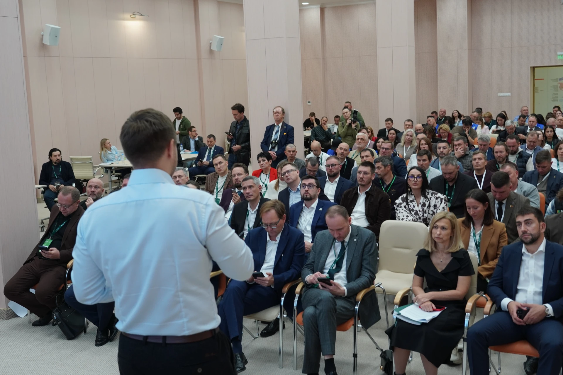 ⚡ Начинается вторая сессия мероприятия – вопросы из зала.