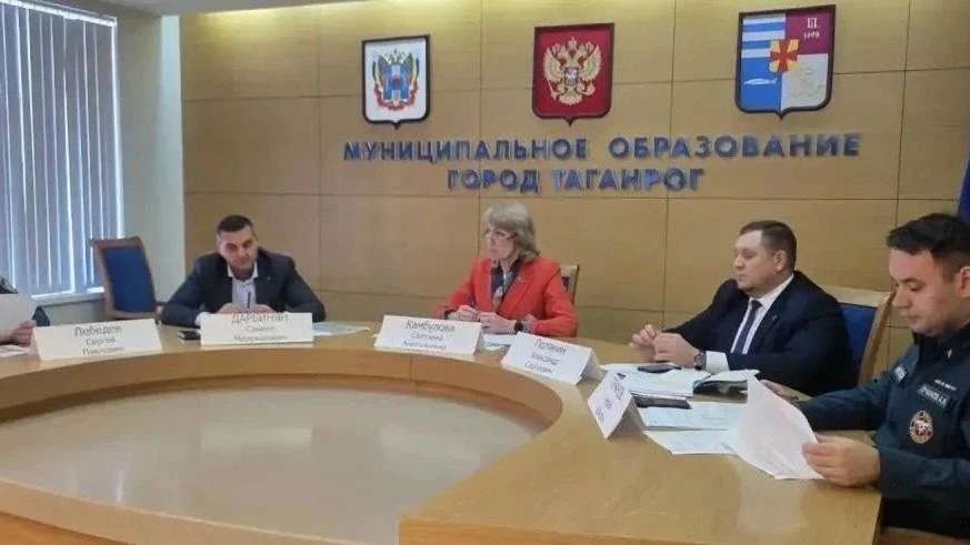 Сегодня провела плановое заседание Комиссии по предупреждению и ликвидации чрезвычайных...