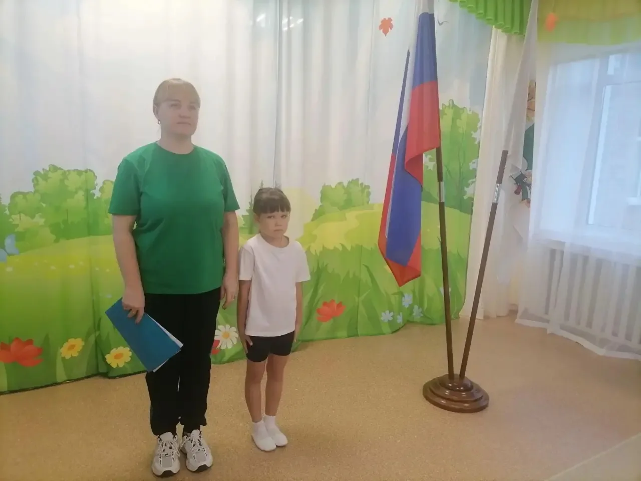 🇷🇺 Торжественное поднятие флага — наша добрая еженедельная традиция! 🇷🇺