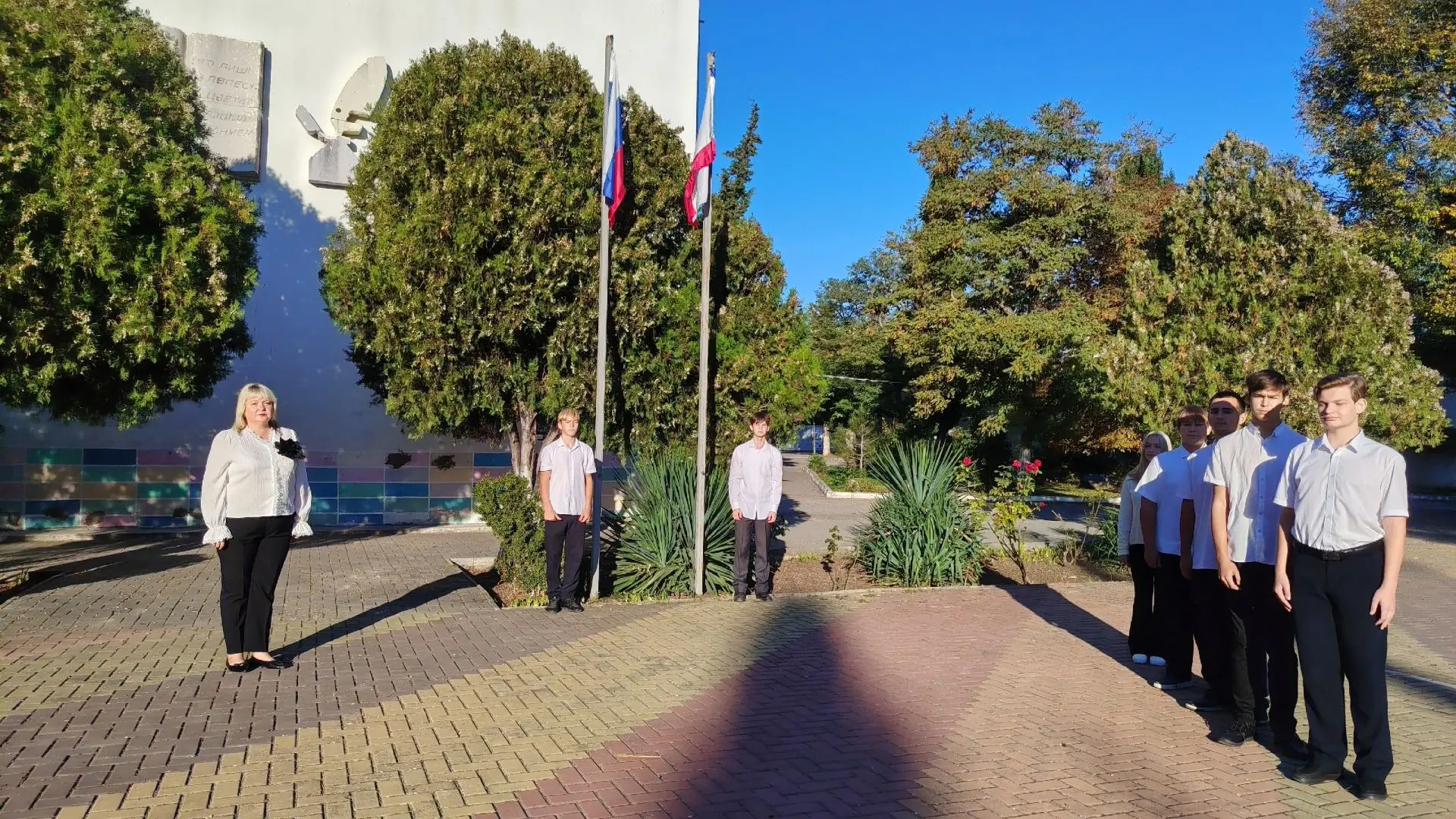 Церемония поднятия Государственных флагов 12.10.2026г.
