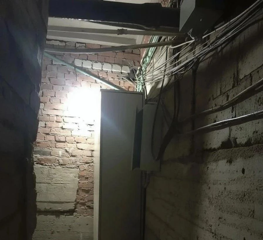 В Старой Купавне обновляют электроснабжение и кровлю дома №8 на Чкалова