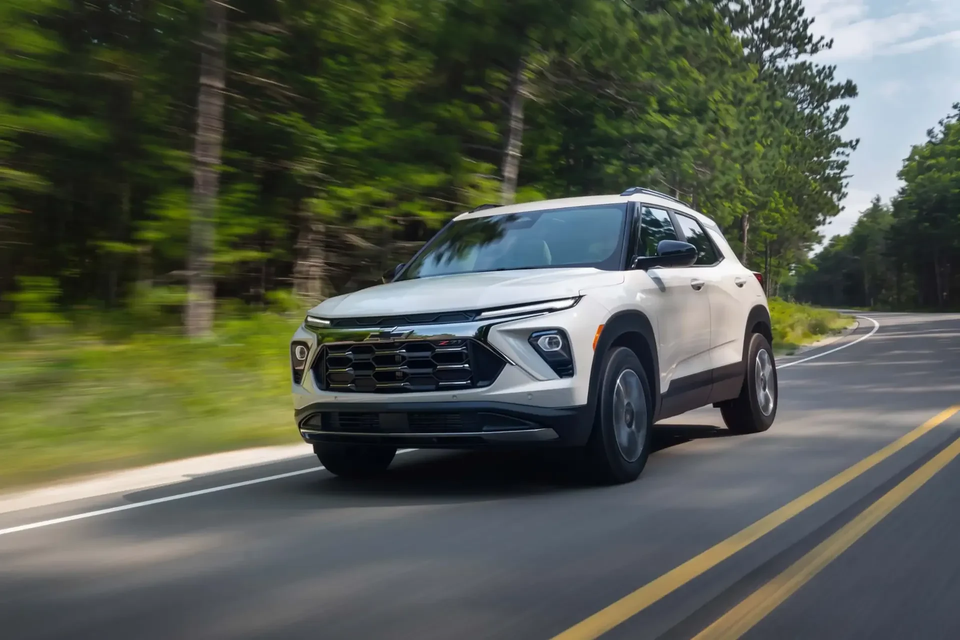 Представлены обновленные кроссоверы Chevrolet Trailblazer и Trax 2027 модельного года