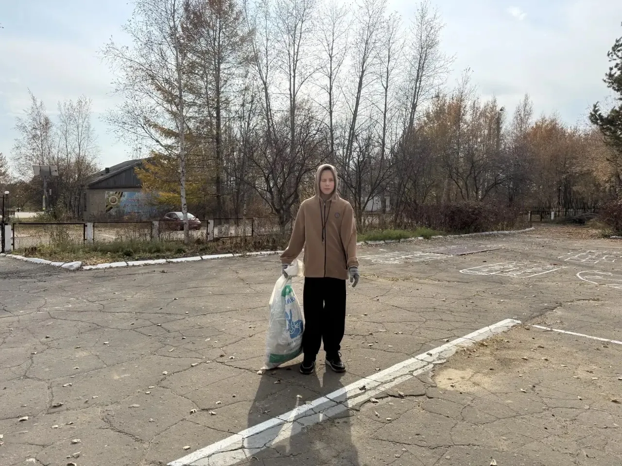 В понедельник и вторник наши ребята из 5–9 классов вышли на субботники. Как хорошие хоз...
