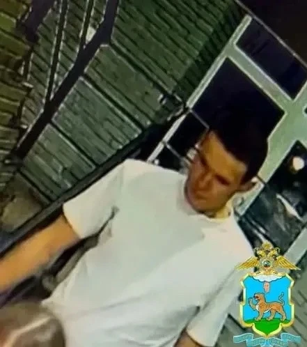 Полиция ищет мужчину по делу о краже смартфона