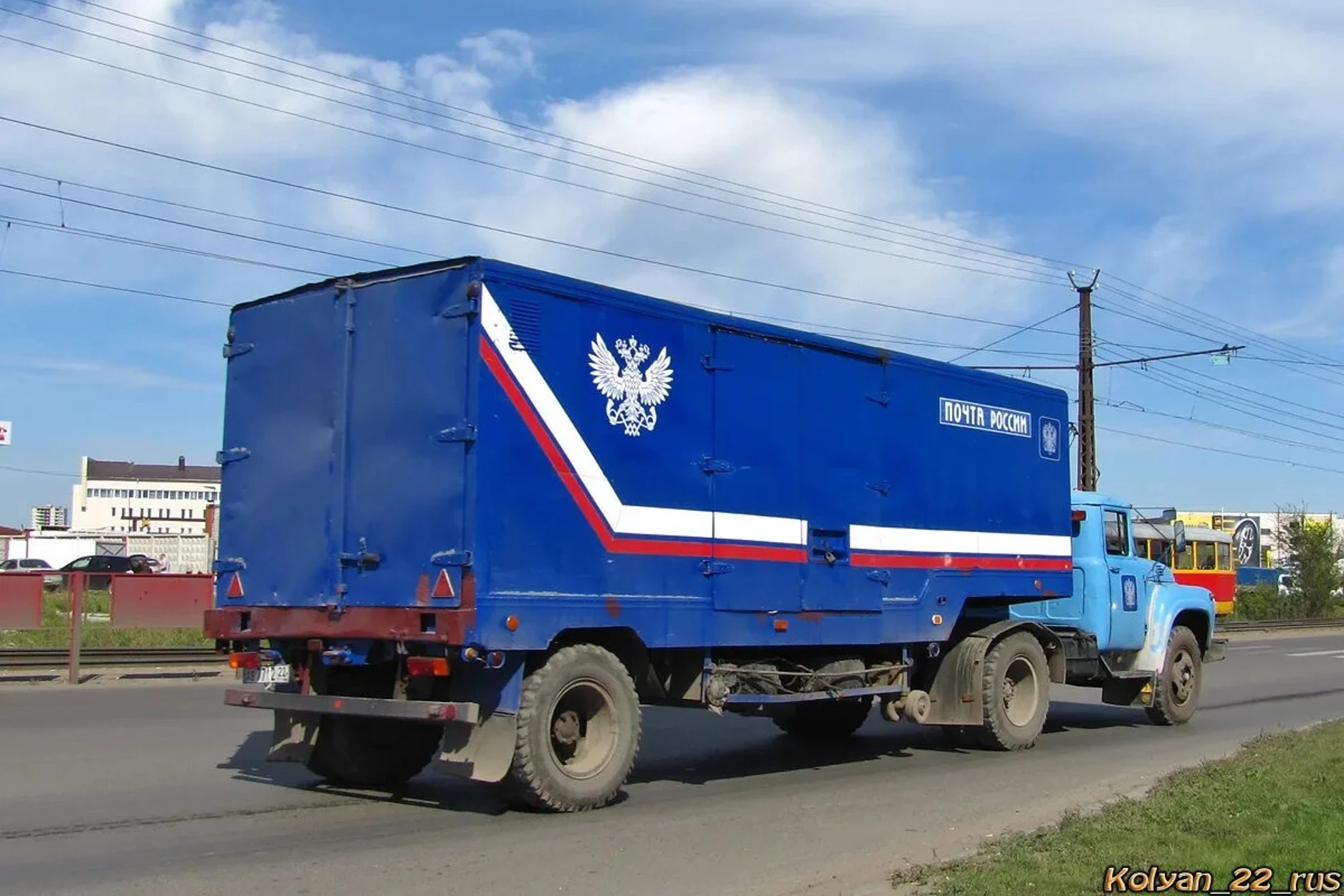 Тяговый автомобиль: ЗИЛ-130В, ЗИЛ-130В1, КАЗ-608. Допускается использование с седельным...