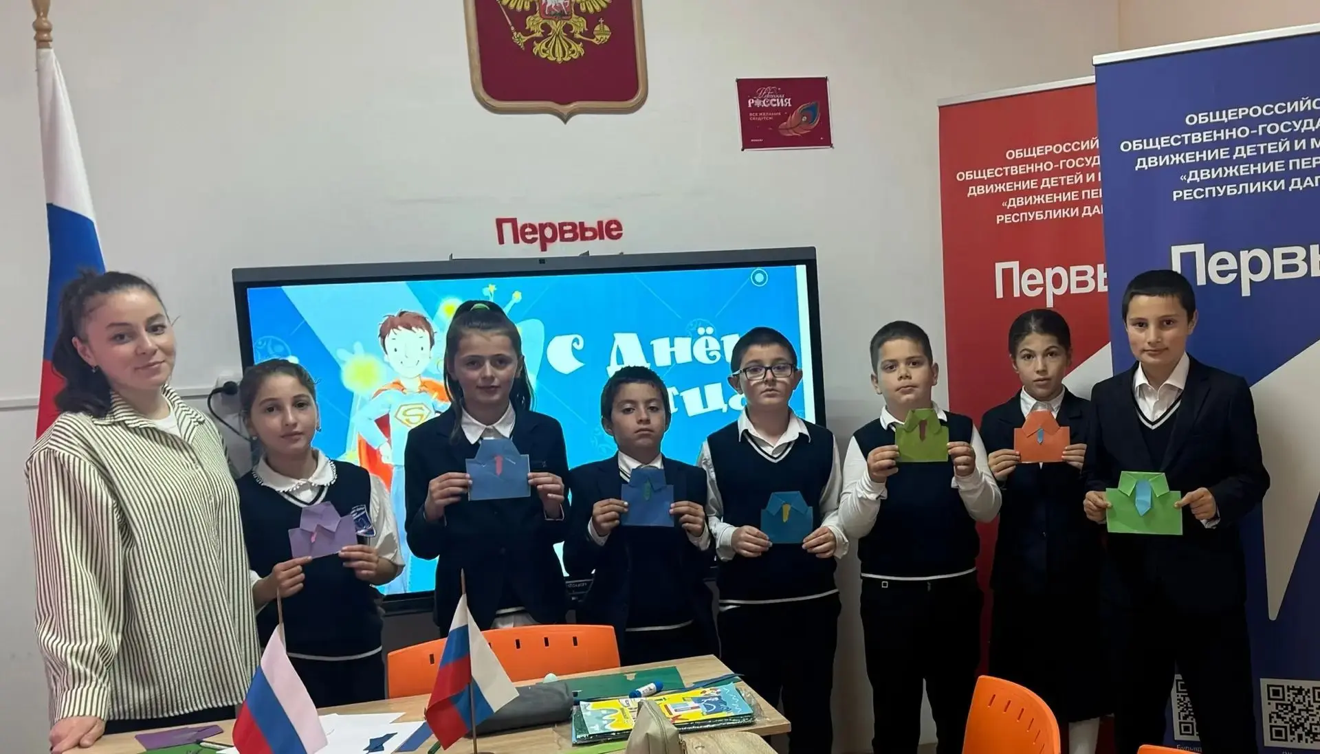 В нашей школе царит по-настоящему творческая и душевная атмосфера! В преддверии Дня отц...