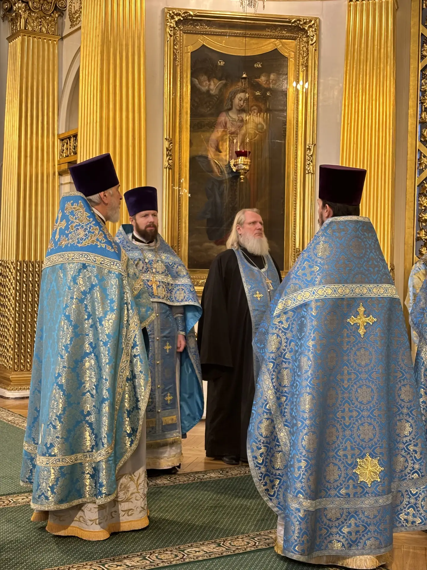 С праздником Покрова Пресвятой Богородицы!