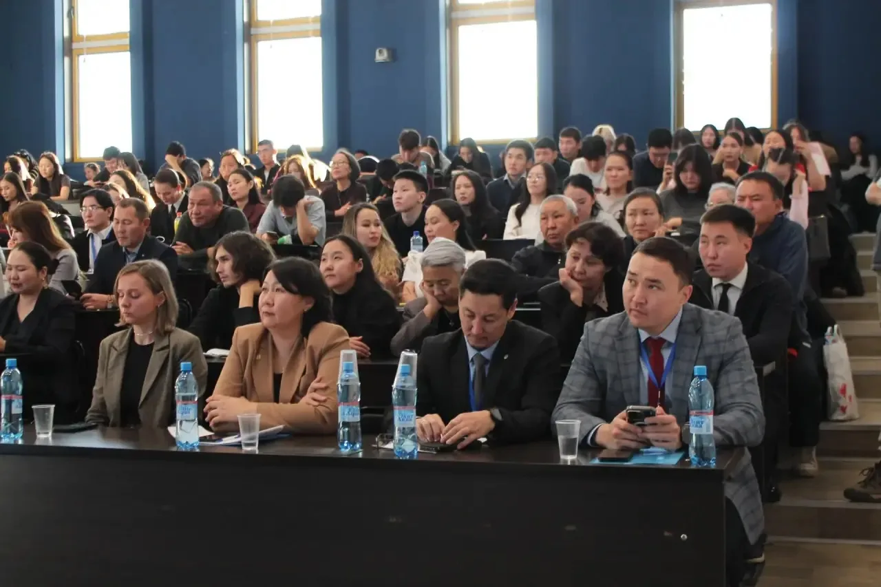 В рамках VII Северного форума по устойчивому развитию состоялась сессия «Арктический ту...