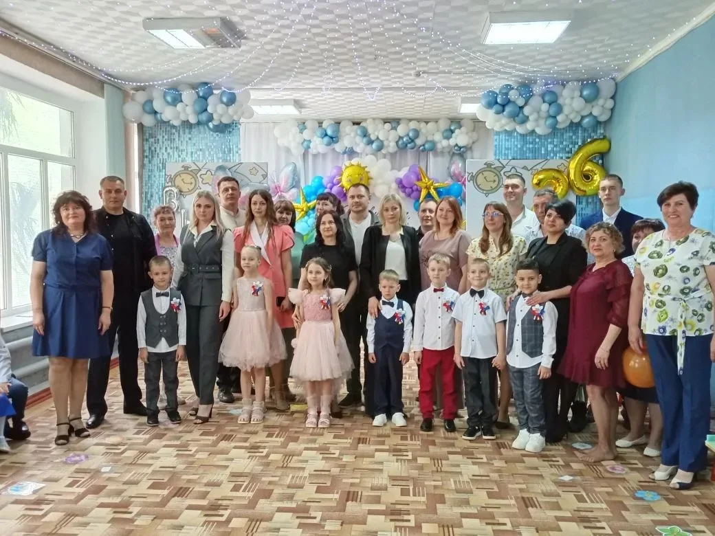 Выпускной бал--это не просто праздник, это символ взросления, новых открытий и больших ...