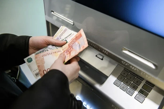 С 1 октября можно будет вносить наличные через банкомат другого банка?