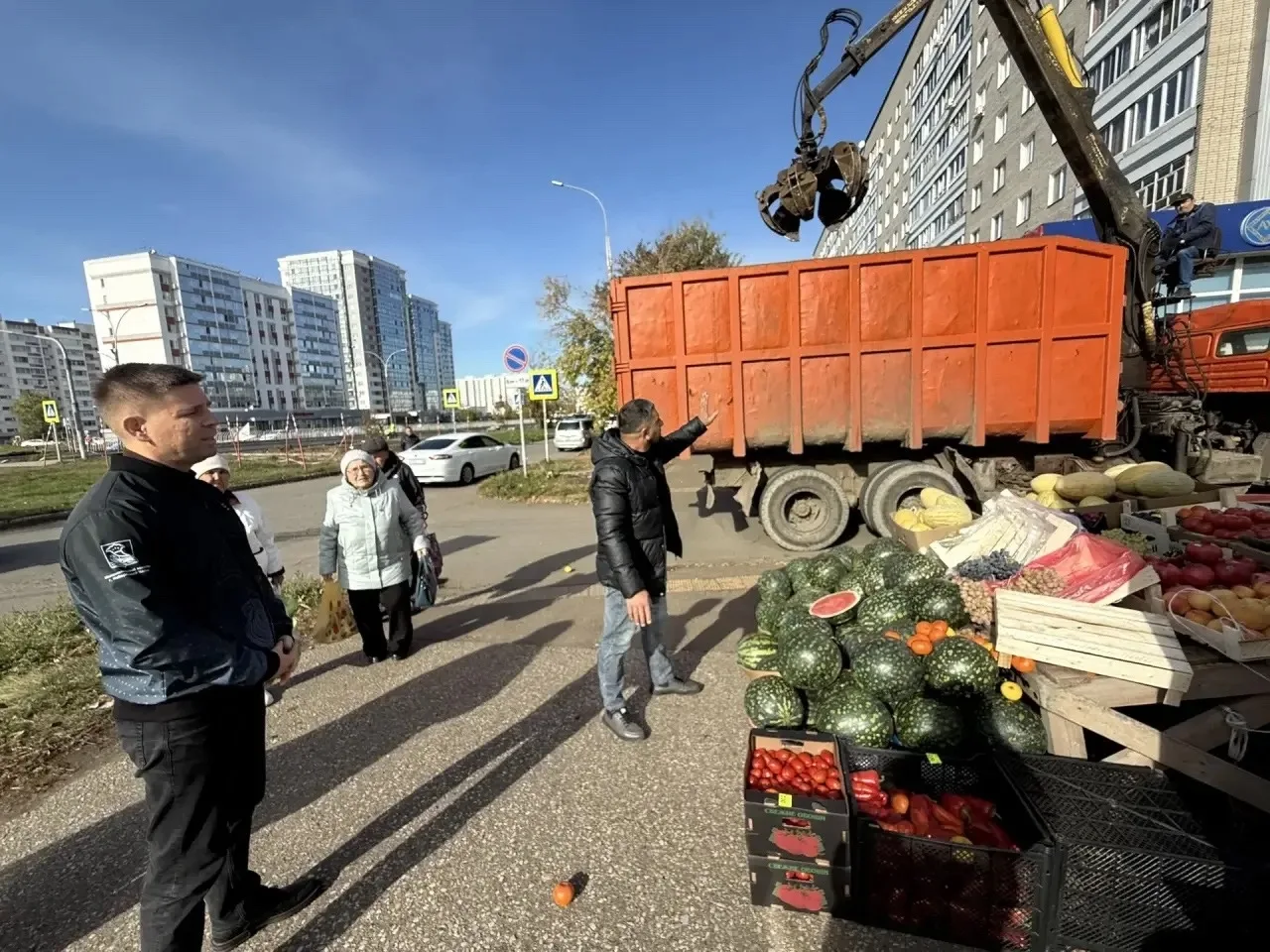 В Комсомольском районе убрали пять уличных точек с арбузами и дынями