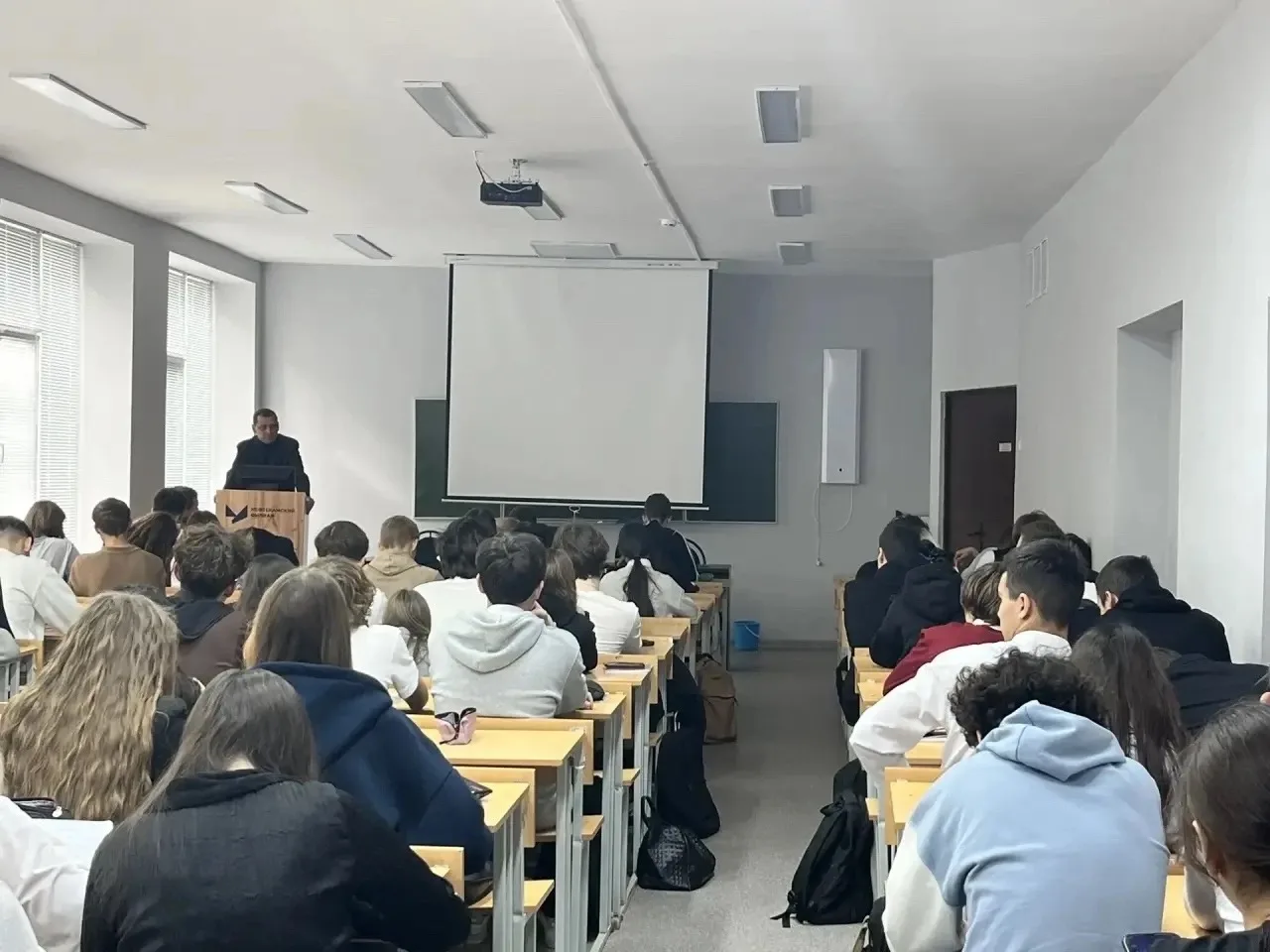 В НФ УУНиТ прошли профилактические беседы по противодействию экстремизму и терроризму.