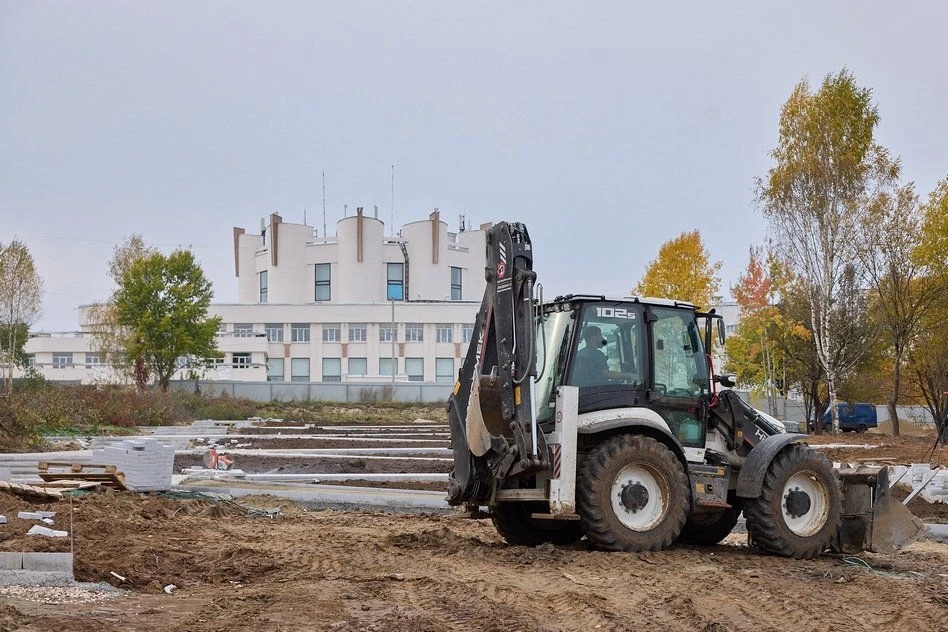 Депутаты проинспектировали ход работ на аэродроме «Семязино» и в парке у ДТЮ⚡️