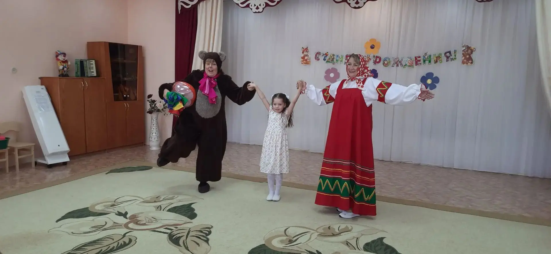 Самый долгожданный детский праздник - несомненно День рождения! В этот день в нашем дет...