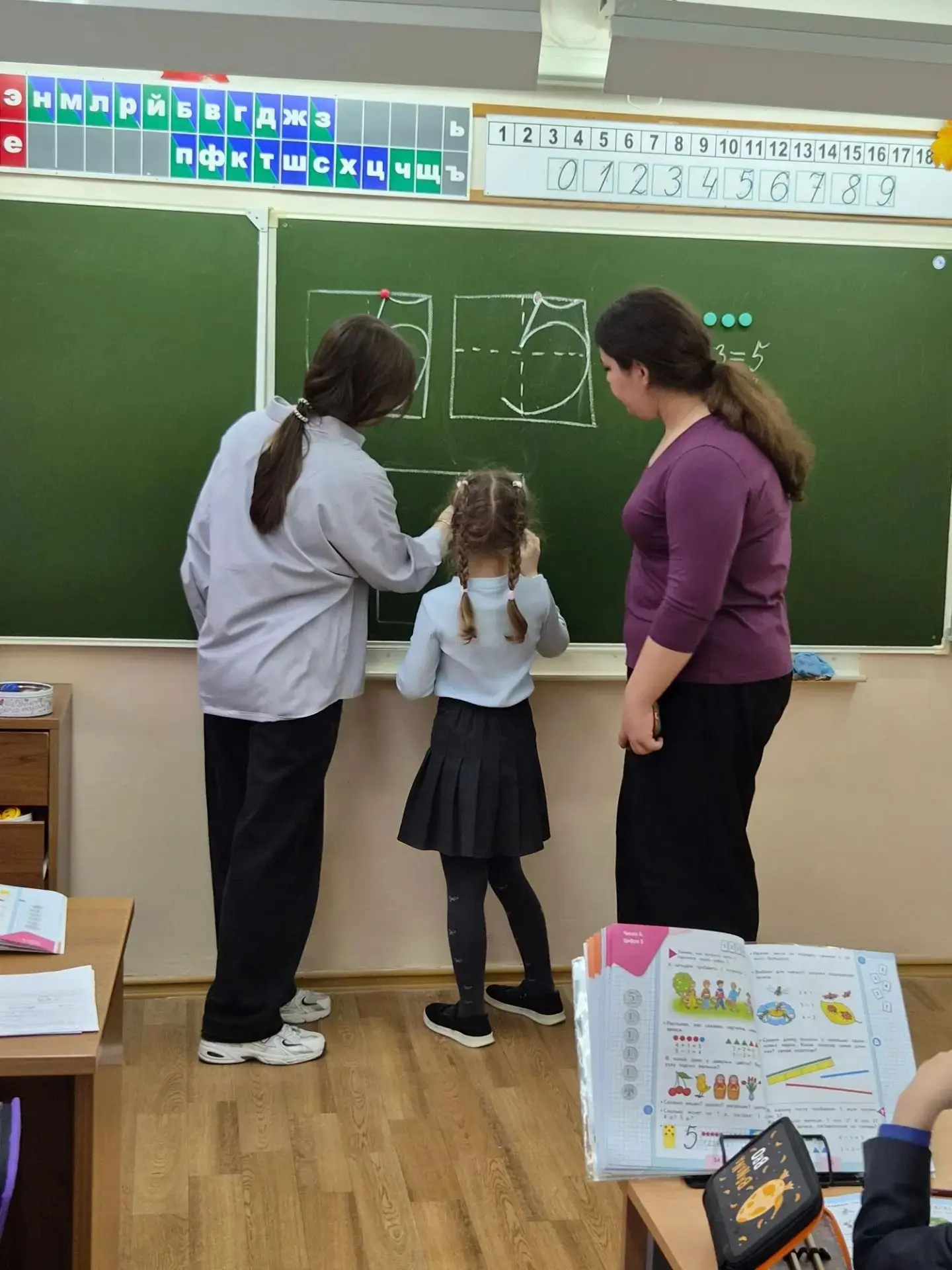 "Неделя самоуправления" выдалась насыщенной  у учеников 1"А" класса!!!