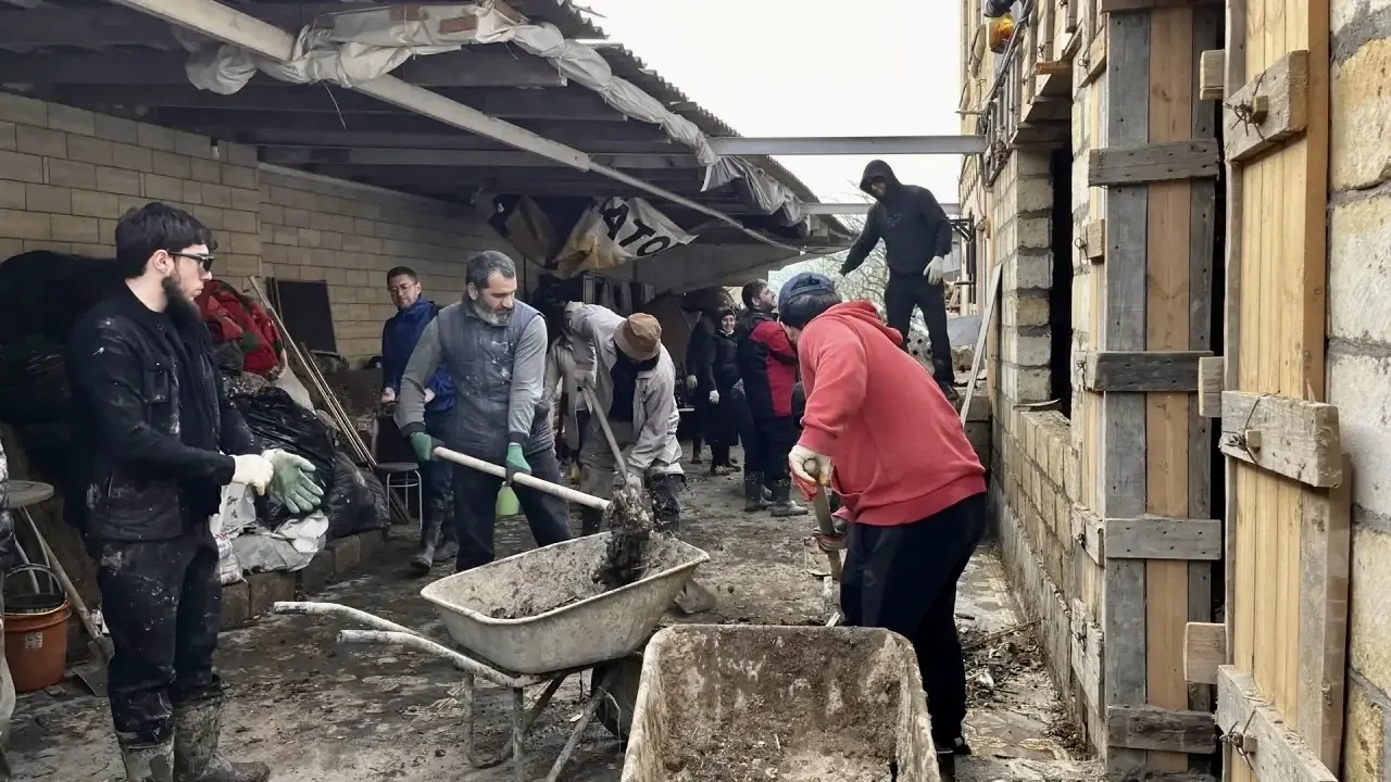 Волонтёры продолжают работу в Мамедкале и в целом по республике