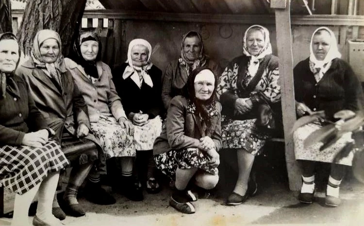 ❤💋Наши бабулички, собрались  вместе  и  сфотографировались. И оставили нам память  о с...