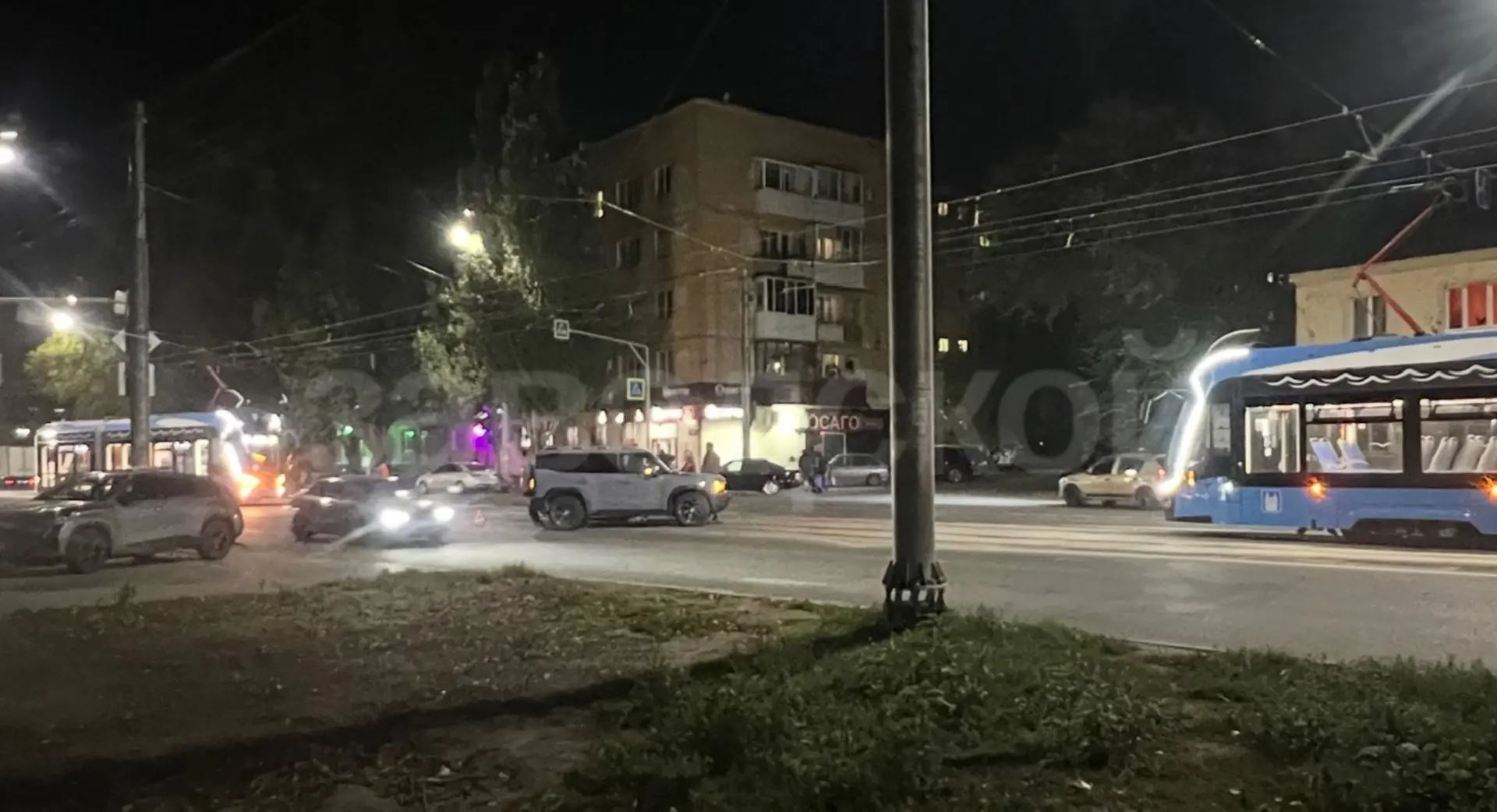 ДТП на Огородной (8-й Динамовский). Трамваи 8 и 9 встали в обе стороны