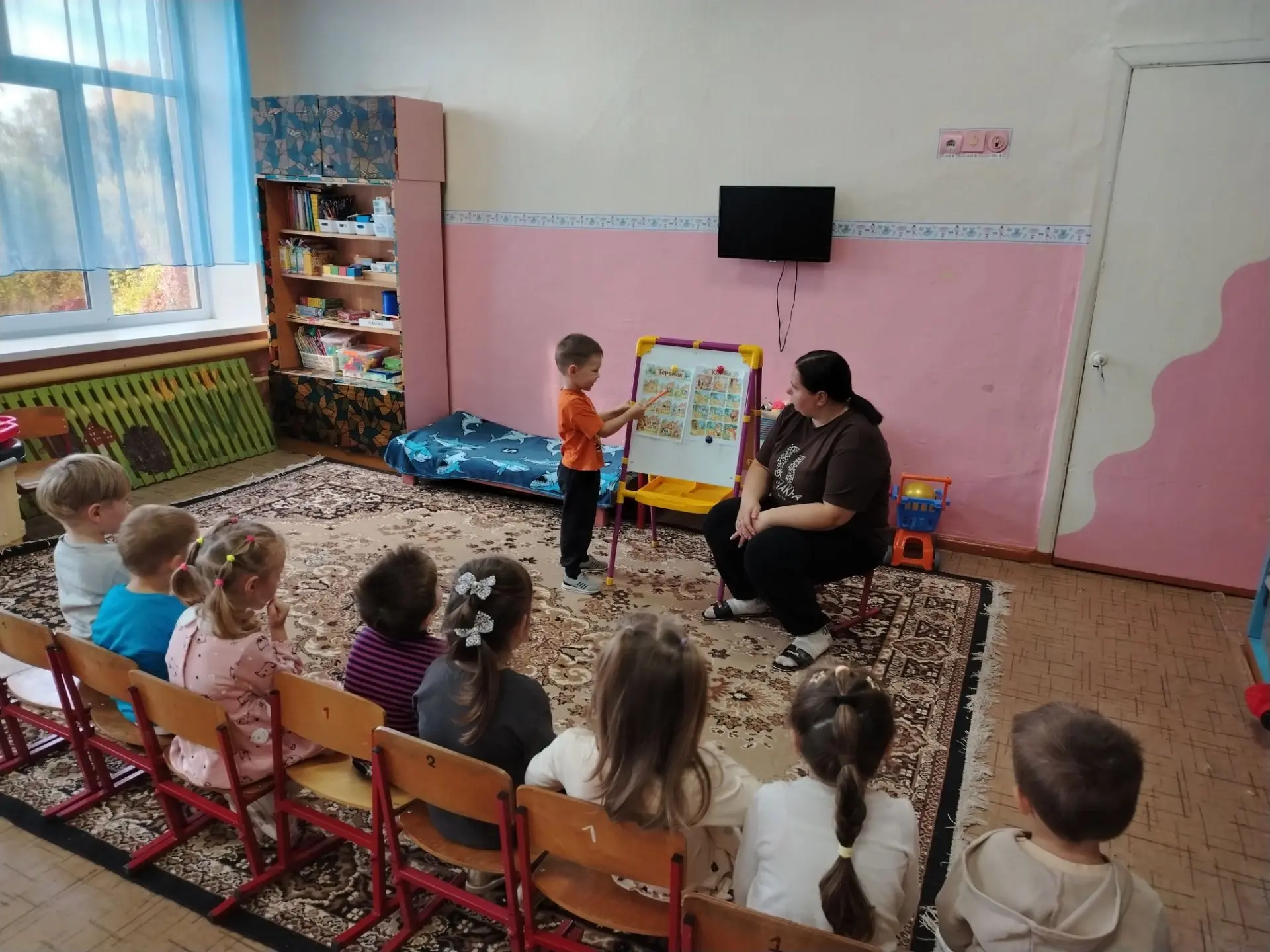 Огромной любовью пользуется у детей сказка. Сказка – древнейший жанр устного народного ...