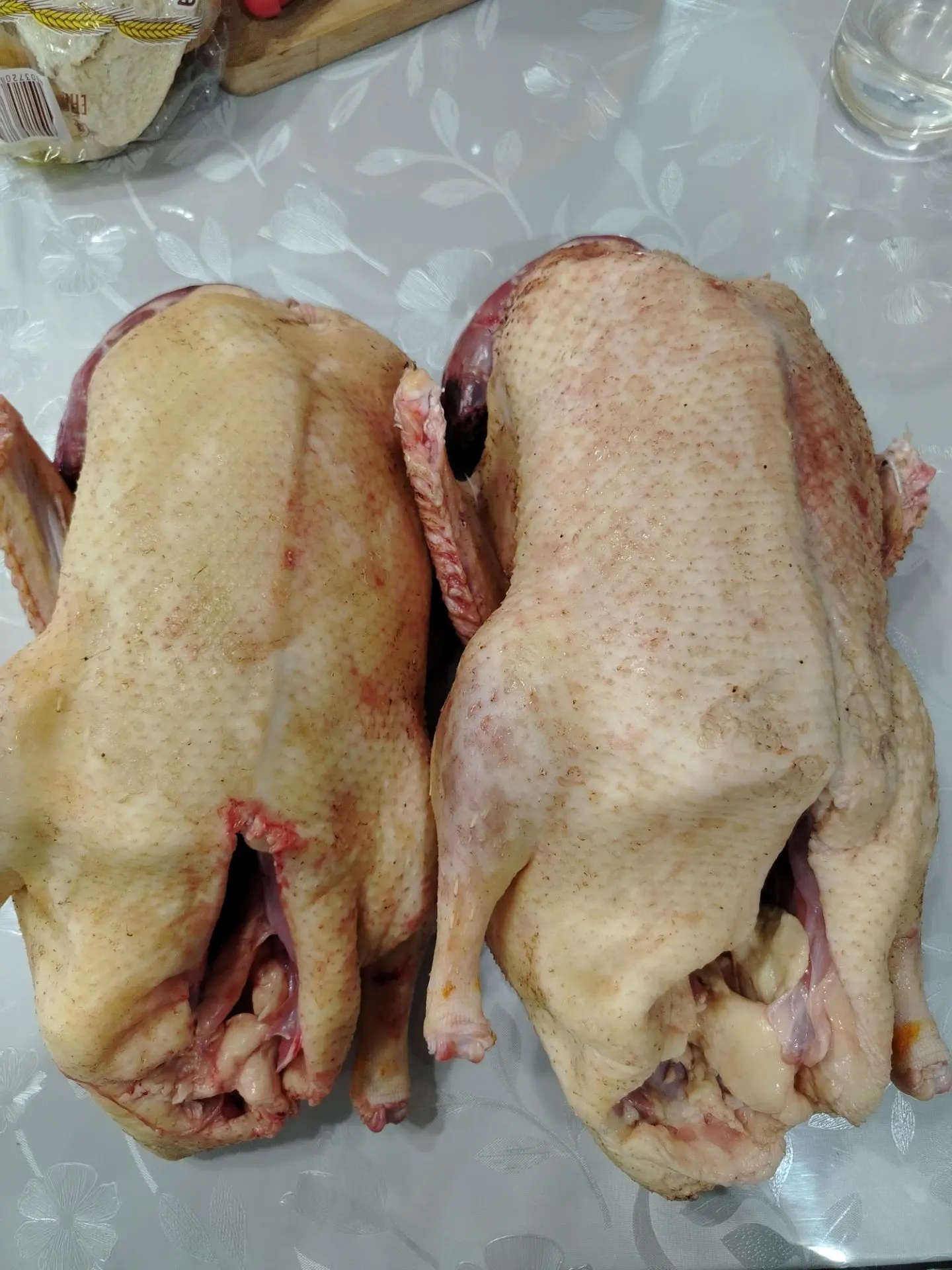 Продаю тушки белых уток(домашние). 450 р.за кг. Забой после заказа. Алексиково. 8962761...