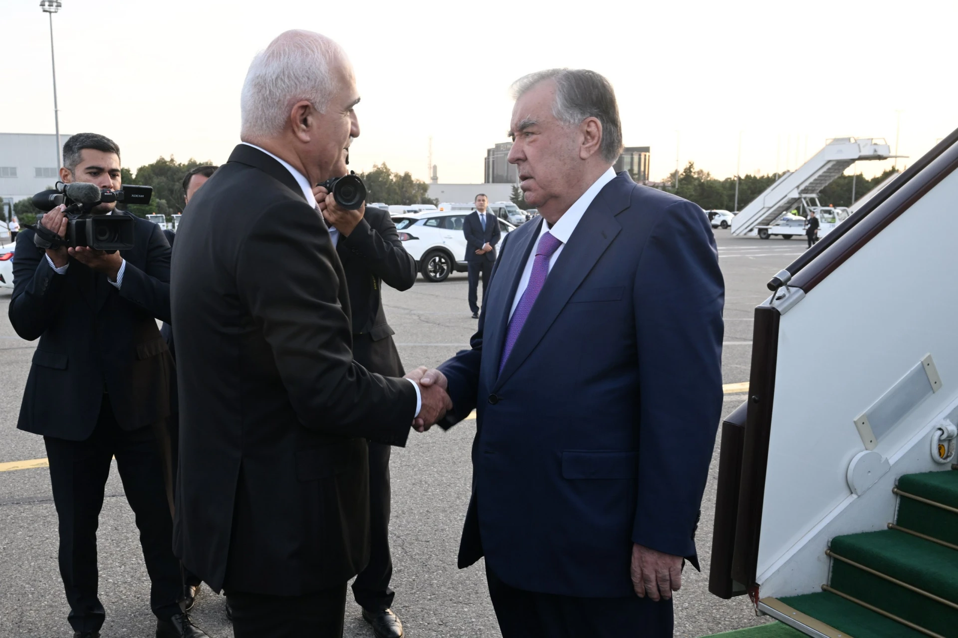 🇹🇯🇦🇿Рахмон прибыл в Баку с рабочим визитом.
