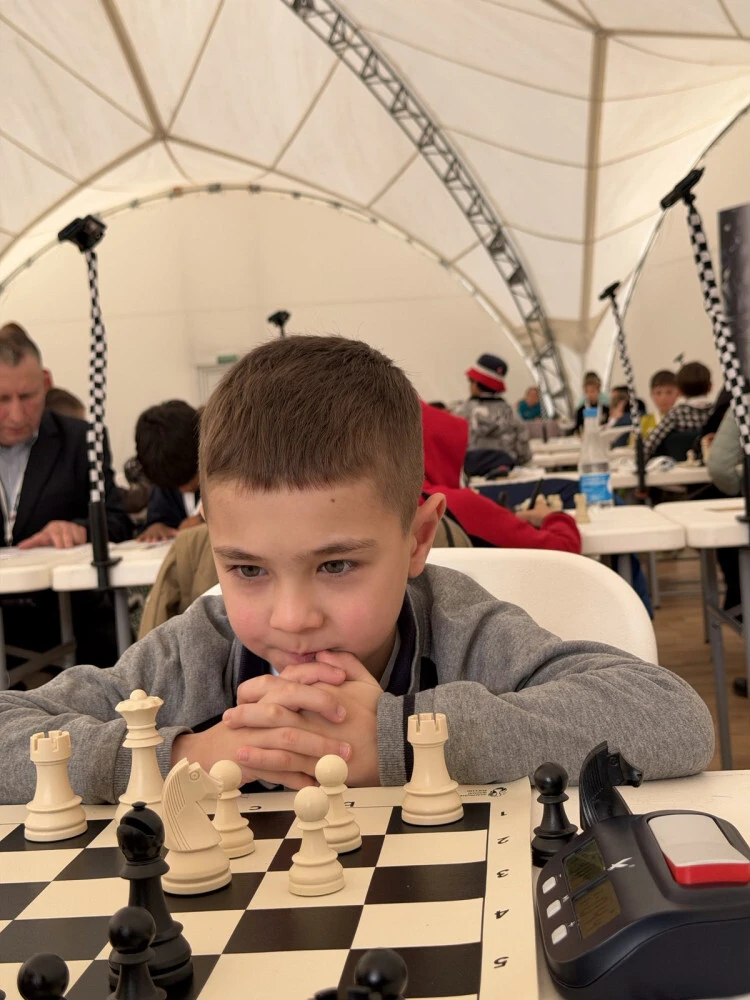 ♟ Шахматные качели: