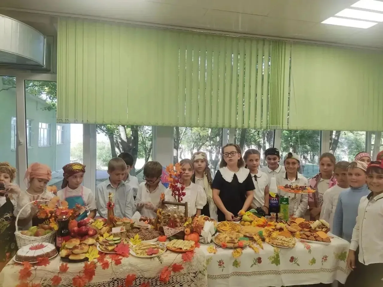 Дорогие друзья! В школе № 16 хутора Быкогорка прошла осенняя ярмарка. Мероприятие состо...