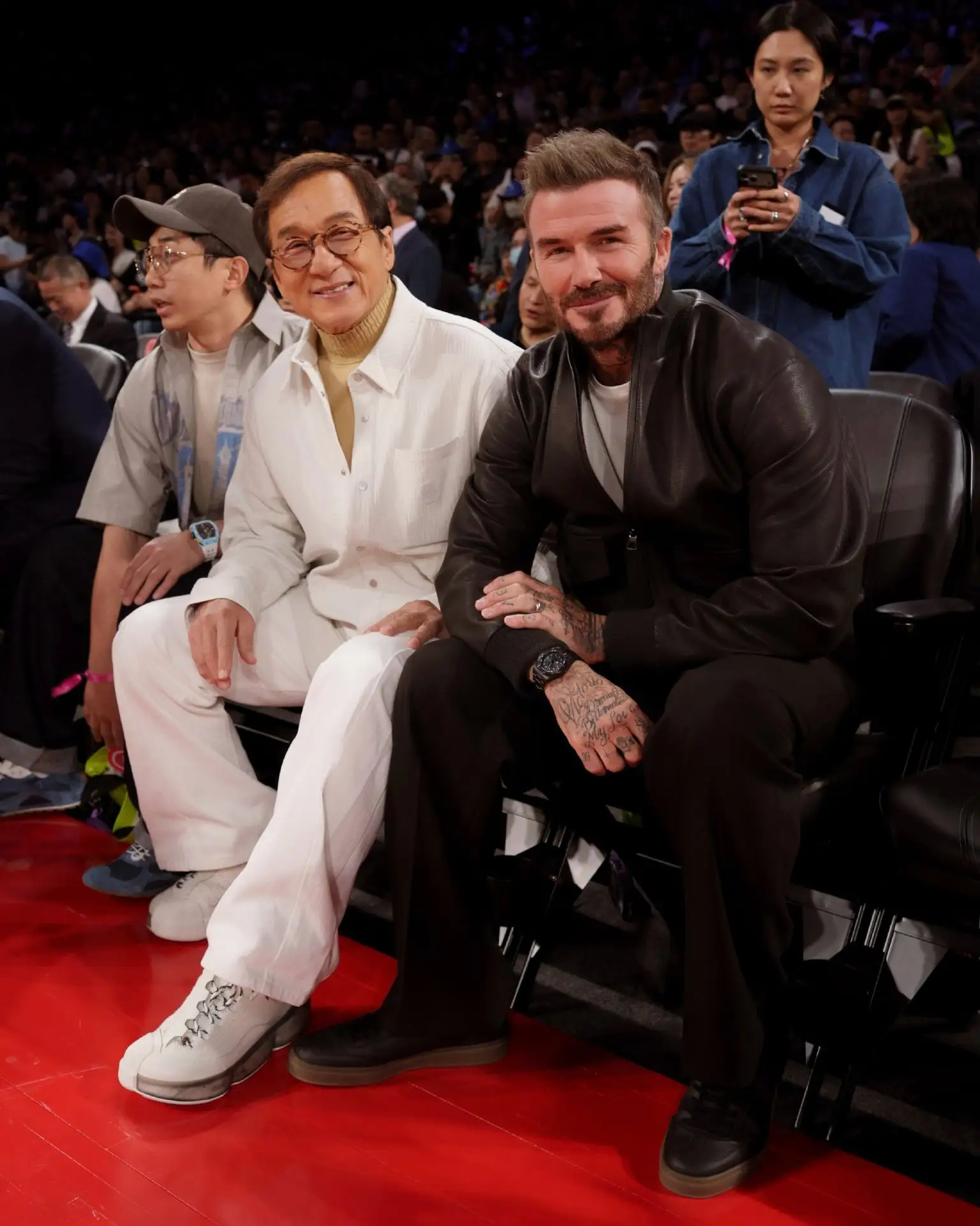 Джеки Чан и Дэвид Бекхэм посетили матчи NBA China Games в Макао🏀
