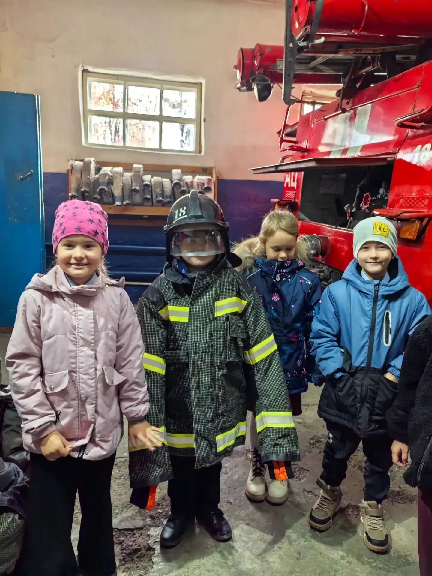 🚒 🧑‍🚒 Первоклассники райцентра побывали на экскурсии в пожарной части
