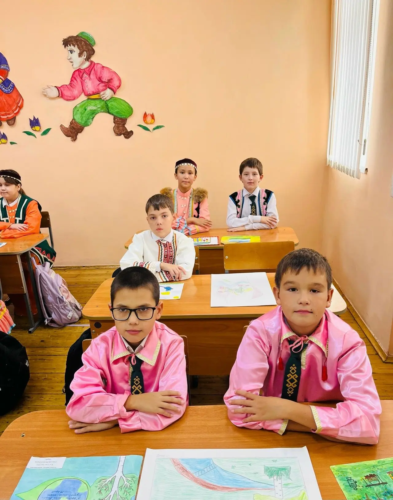 Бөгөн – Башҡортостан Республикаһының Дәүләт суверенитеты тураһында декларация ҡабул ите...