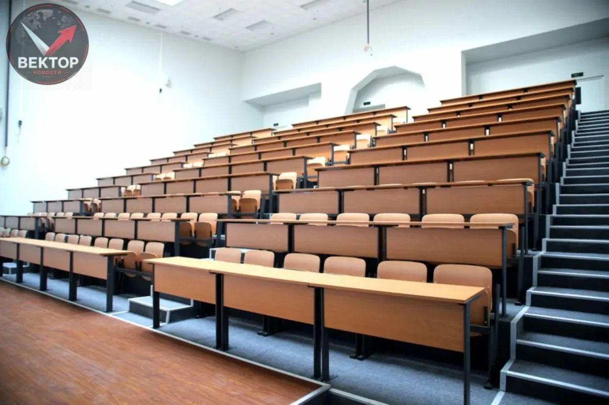 👨‍🎓 ПЛАТНЫХ МЕСТ В ВУЗАХ СТАЛО НА 28% МЕНЬШЕ: МИНУС 100 ТЫСЯЧ ЗА ГОД
