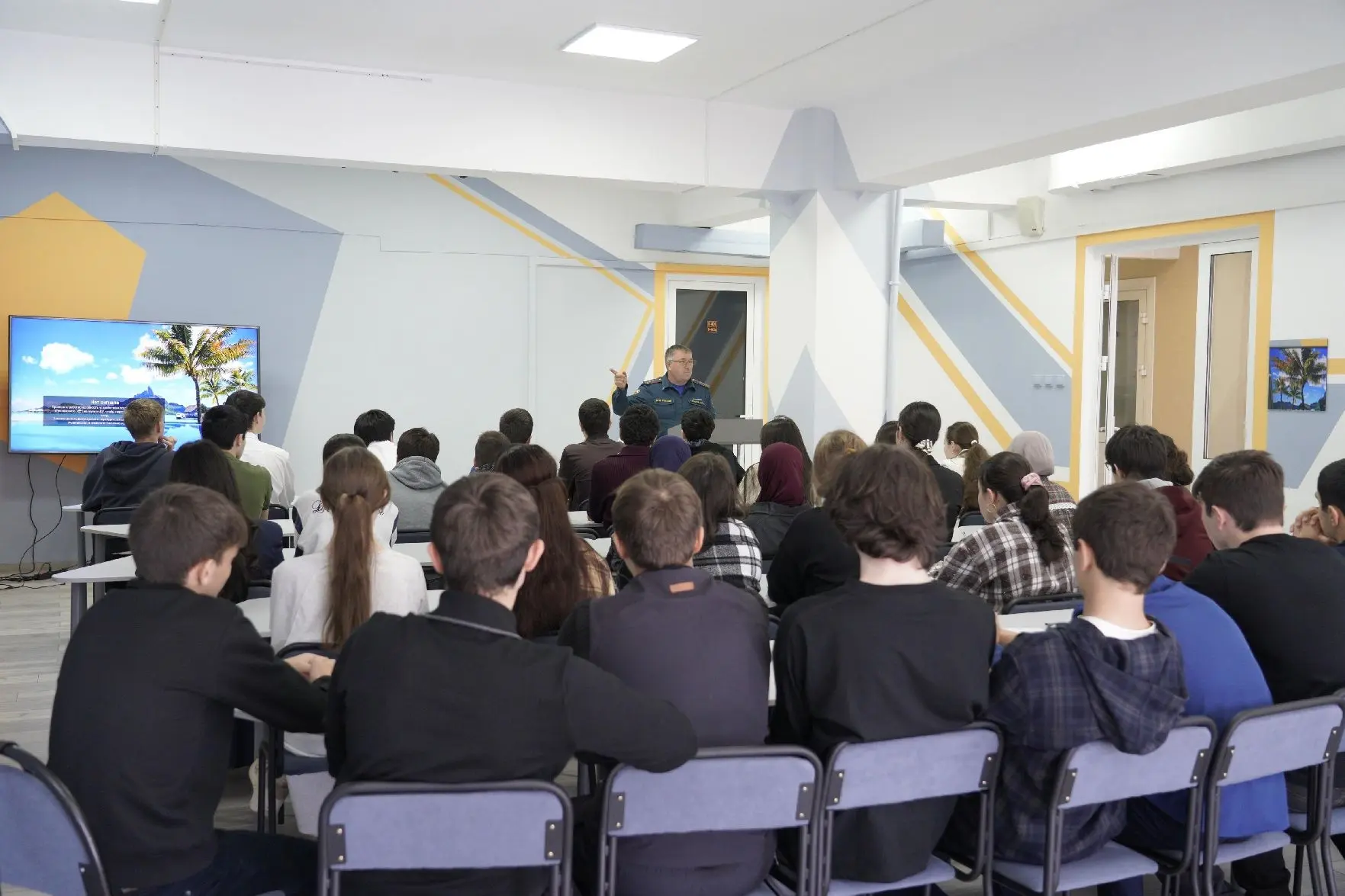 В образовательных учреждениях Карачаевского городского округа прошли уроки по гражданск...