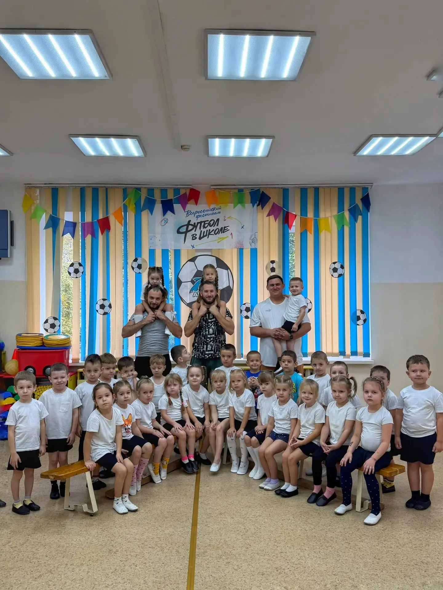 Уже становится традицией проводить в группе «Пчёлка» утреннюю гимнастику в месте с роди...