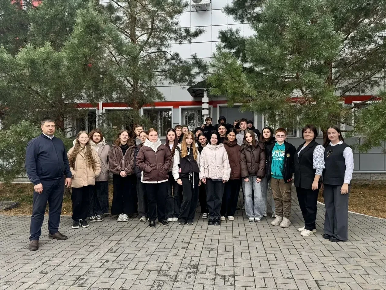 ✨ С 1 по 11 октября в рамках Всероссийского проекта «Больше, чем работа» для омских шко...