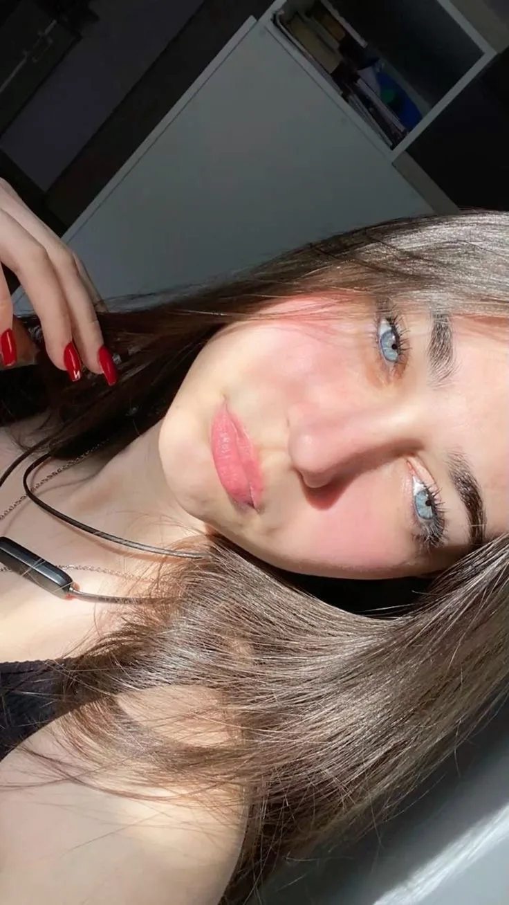 👧 Вики, 26