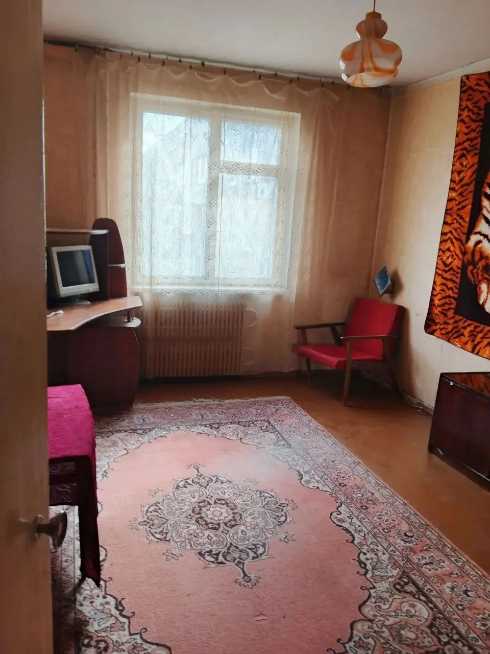 Купить 3-комнатную квартиру в Донецке, Киевский район, ул. Политбойцов