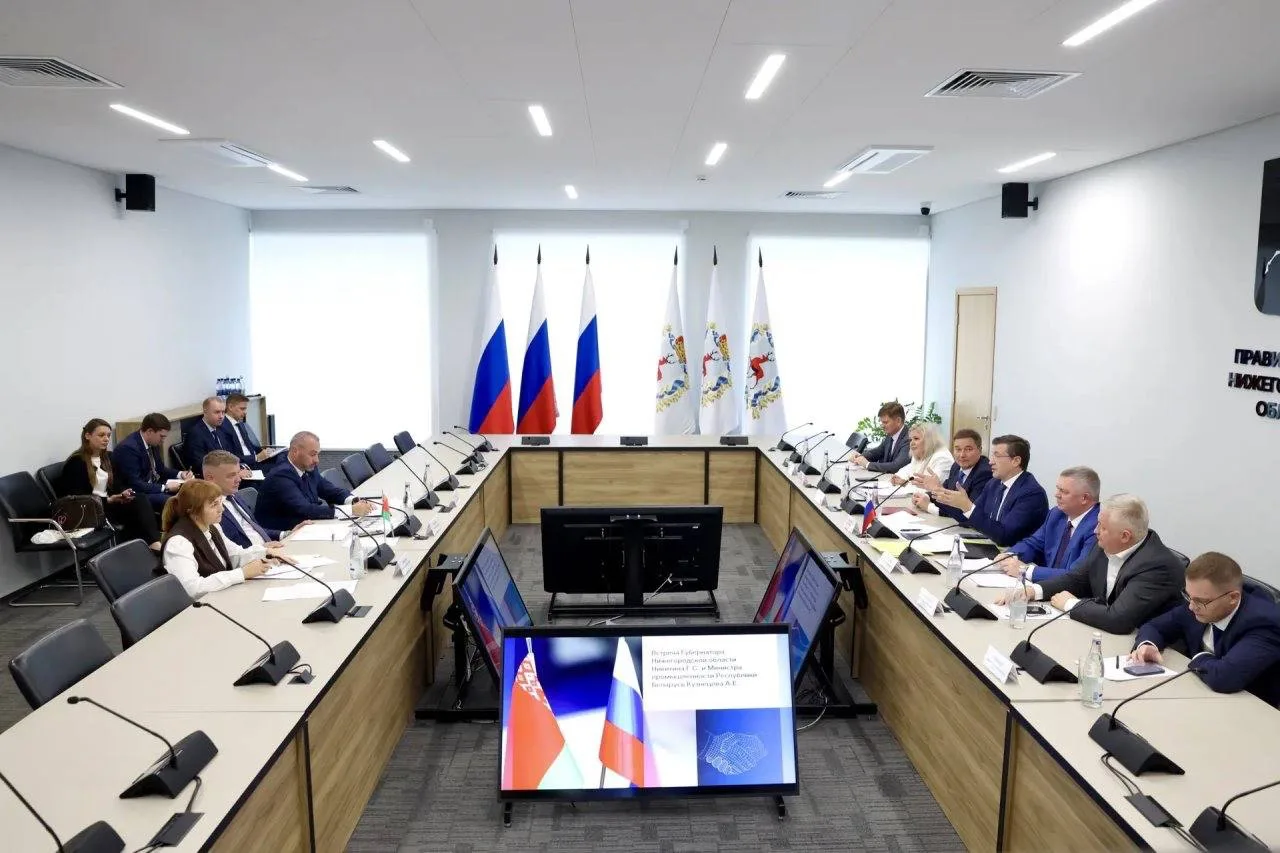 Глеб Никитин на встрече с министром промышленности Республики Беларусь Андреем Кузнецов...