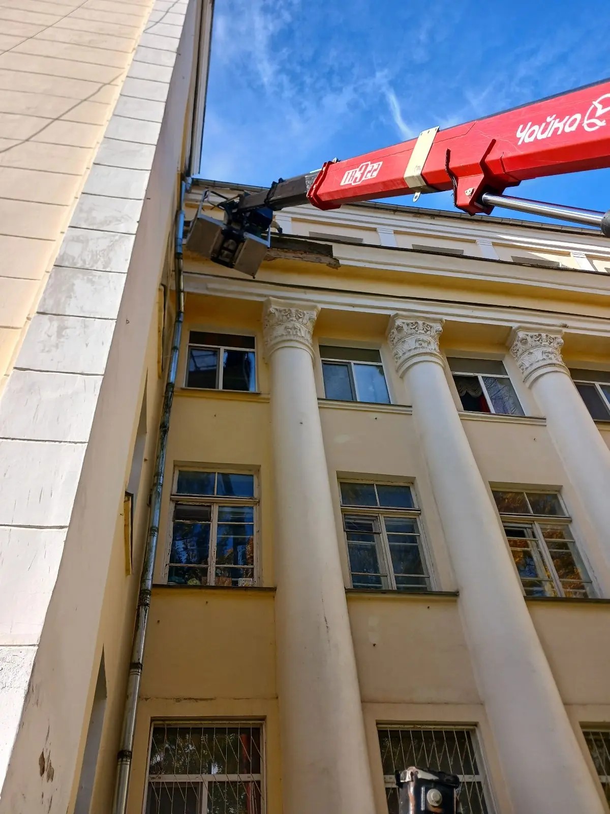 🏗 Работаем на высоте: ремонтируем фасад