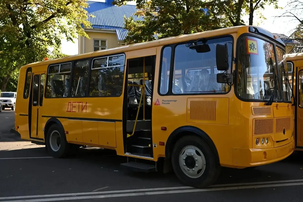 Новый школьный автобус — для юных жителей посёлка Новый
