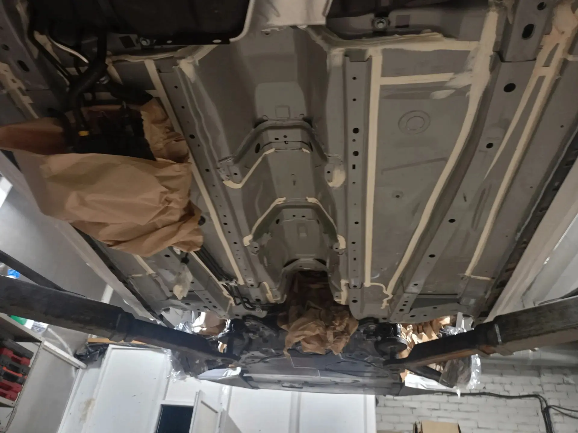 Выполнили антикоррозийную обработку новой Mazda CX-5 с нанесением герметика. Позаботили...