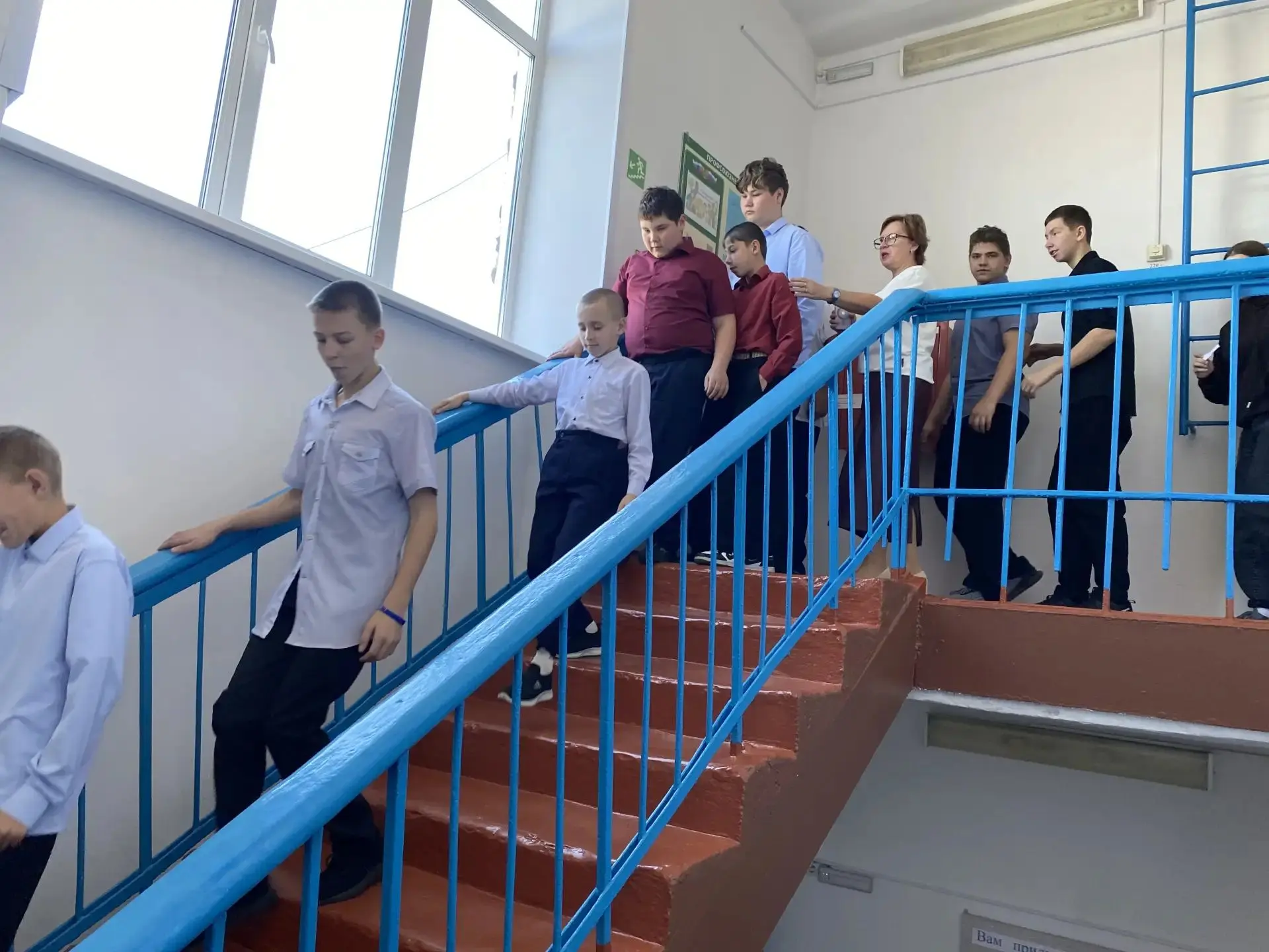 "Внимание всем!»: как прошла учебная тренировка по гражданской обороне в нашей школе.