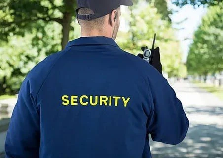 👮‍♂️ Вакансия в ЧОО "Спец-групп"— сотрудники охраны без бороды.