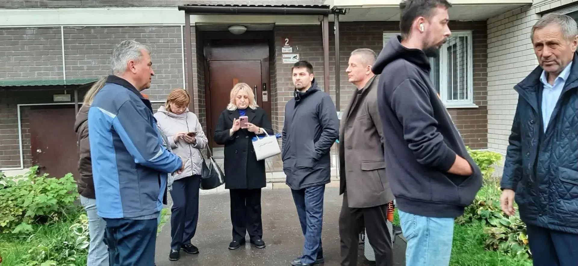 Ранее жители ЖК "Рациональ" обратились с жалобой в городскую  администрацию на проблему...