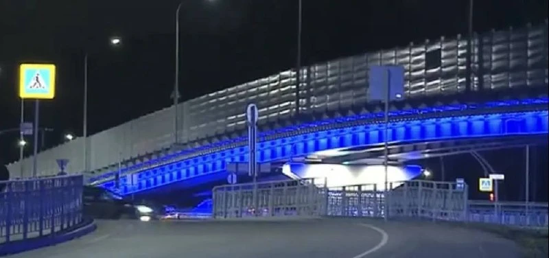 Мегаразвязку на Змеиногорском тракте подсветили.