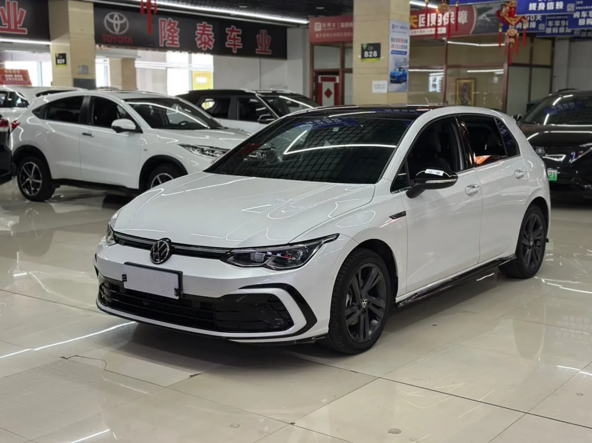 🇨🇳 Volkswagen Golf 280TSI DSG R-Line 20 1.4 · 2023