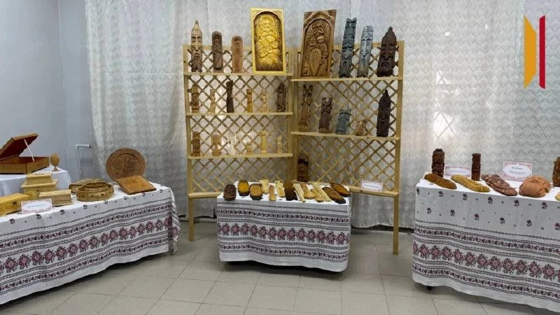 🪵 В Богучаре открылась выставка резьбы по дереву «Магия резца».