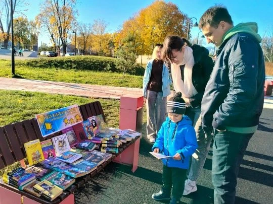 Есть что-то особенно уютное в осеннем чтении. Взять с собой книгу, выйти на прогулку, н...